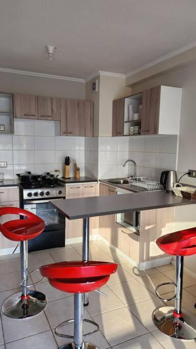 Apartamento Depto Dentro De Condominio. Seguridad 24 Horas.