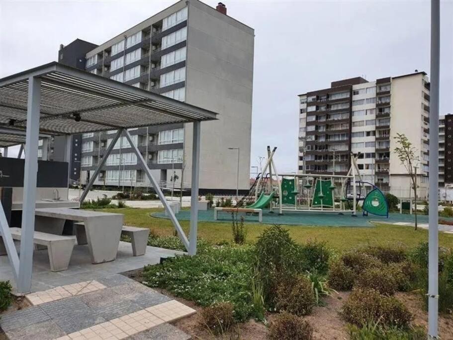 Depto Dentro De Condominio. Seguridad 24 Horas. Apartamento La Serena